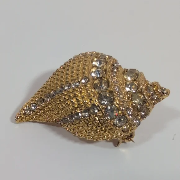Nina Ricci Gold Vintage Conch Brooch - Picture 2 of 8